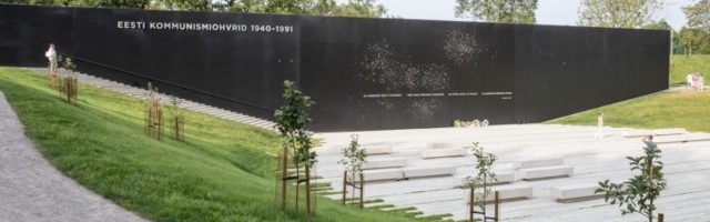 Levadia loobus kommunismiohvrite memoriaali kõrvale jalgpallihalli ehitamisest
