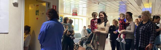 Vabatahtlikud apteekrid asusid laeval elavaid põgenikke abistama