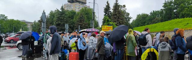 Очереди на границе в Нарве: семьи с детьми приглашают скоротать время в Нарвской библиотеке
