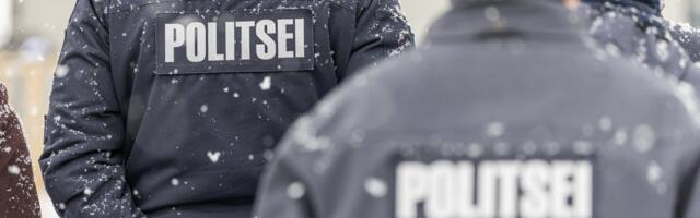 Erariides politseinikud saavad võimaluse kanda „politsei“ kirjaga käepaela