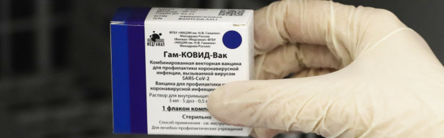 Venelasi hirmutati pikaaegse alkoholikeeluga vaktsineerimise eel ja järel. Vaktsiini väljatöötaja siiski rahustas