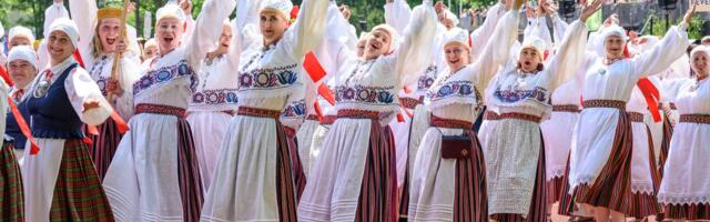 Tantsupidu 2025! Naiste tantsurühm on moodustamisel