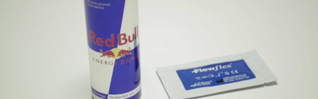 VIDEO | Paneb kulmu kergitama: kas energiajook annab tõepoolest positiivse vastuse koroonaviiruse antigeenide kiirtestil?