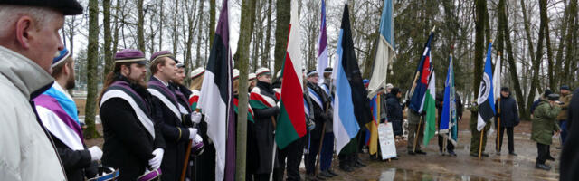 TÄHTVERE PARGIS TÄHISTATI TARTU VABASTAMISE AASTAPÄEVA