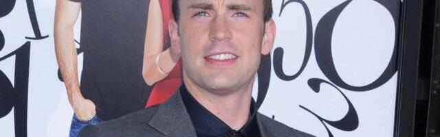 Rõõmusõnum! Marveli täht Chris Evans ja tema kaunis abikaasa tervitasid esiklast