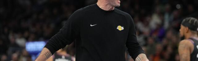 Lakersi peatreener kritiseeris teravalt mängijaid: olime kohutav tiim. Meid ei huvita piisavalt, et olla profid
