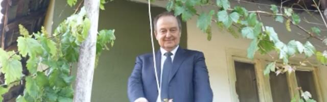 "ODAVDE JE SVE POČELO!" Ministar Dačić posetio rodnu kuću svoga oca i dede - TO JE MOJA POSTOJBINA! (FOTO, VIDEO)
