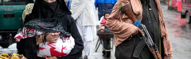 Afganistani meesarstid said Talibanilt loa naispatsiente lahti riietada