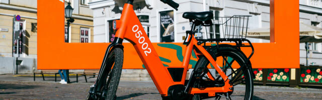 Rattaringlus tõi tänavatele uued Tartu punased elektrirattad