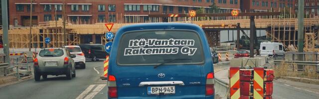 Eestlane ülbitses Helsingis parkimiskontrolöriga ja sai kaela kohtulahingu