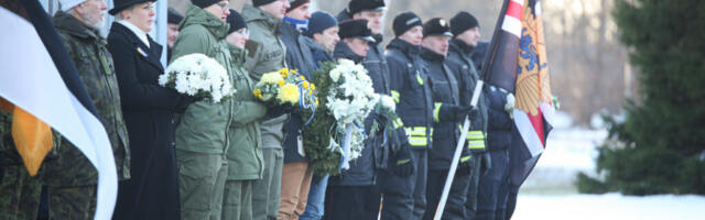 GALERII | Kärdlas mälestati Vabadussõjas langenuid krõbedas külmas