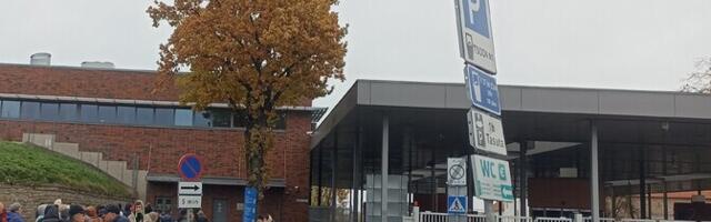 На границе в Нарве развернули шестерых иностранцев