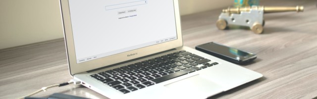 Kuidas veebibrauseris vahelehti vertikaalselt kuvada?