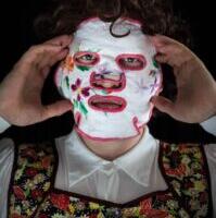 Urmas Lüüsi kogemuslik lavastus-installatsioon “Ülerahvastatud üksindus”