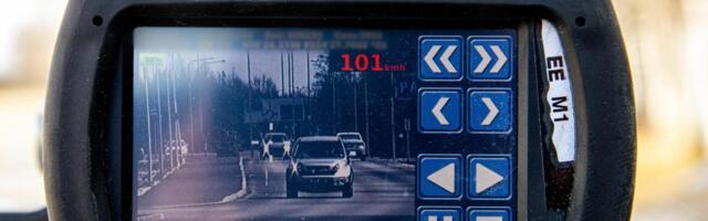 Galerii ⟩ Liiklustalguliste radarile kimas linnas 101kilomeetrise tunnikiirusega sportauto