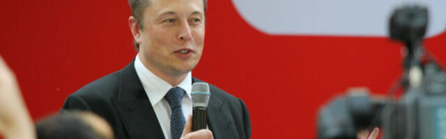 Elon Musk hämab jälle? Tesla robottaksod alustasid ilma järelvalveta sõitmist, või siis mitte…