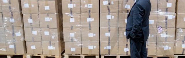 VIDEO ja FOTOD | Teiseks laineks valmis: miljonid isikukaitsevahendid on ladudes hoiul