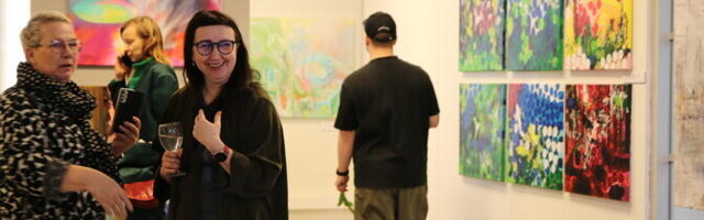 Galerii: maalikunstnike liit avas Pärnus aastanäituse