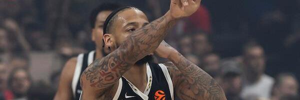 NAVIJAČI ZVEZDE NISU NAPALI UPRAVU! Šta se zapravo desilo na derbiju? Provokacija Karlika Džonsa pokrenula lavinu...