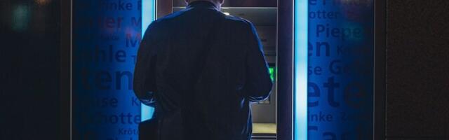 Мошенники оформили дигитальную банковскую карту и сняли накопления жительницы Эстонии