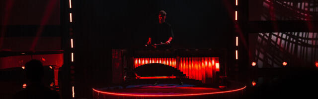 Vaata uuesti: löökpillimängija Karl Martin Tombak esines koos valguskunstnikuga