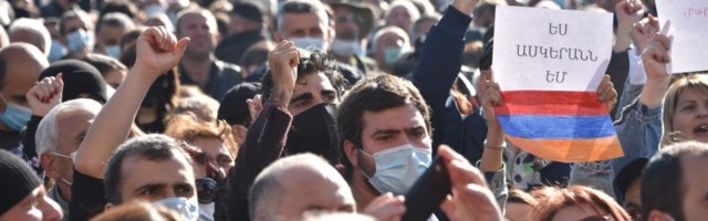 Armeenia opostsioon teatas rahvusliku päästekomitee loomisest: Pašinjan on reetur!