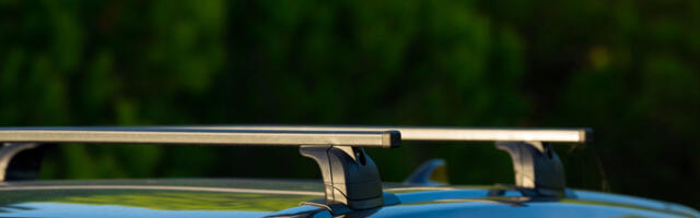 Suusareis tulekul? Katuseraamid aitavad varustuse mugavalt kaasa võtta