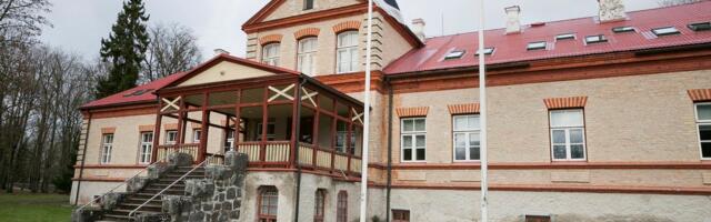 „Võtsin tugevalt kinni õpilase lõuast.“ Põltsamaa Ühisgümnaasiumi õpetaja ründas teismelist koolipoissi