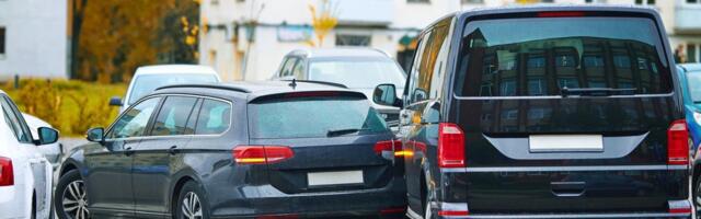 HEA TEADA | Autosid palju, kohti vähe. Kuidas korraldada parkimist kortermaja juures?