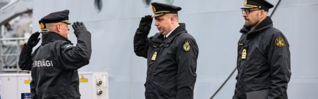 Mereväe tuukri- ja toetuslaev Wambola sai uue komandöri