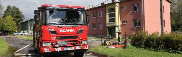 FOTOD | Paikuse alevikus põles maja, keegi viga ei saanud