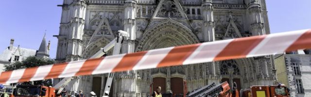 Võimud pidasid Prantsuse Nantes´i katedraali tulekahjuga seoses kinni Rwanda põgeniku
