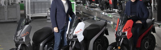 Hakkab pihta: SEAT pani oma esimese elektrimopeedi tootmisliinid käima