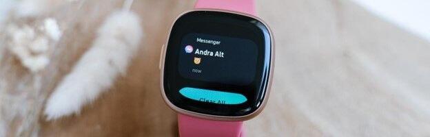 Parim nutikell: Fitbit Versa 4 motiveerib liikuma ja trenni tegema