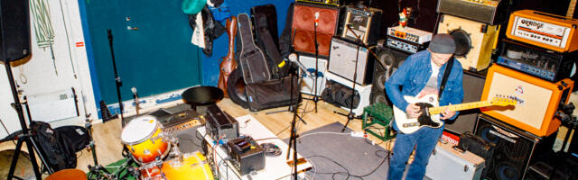 Stuudios: Tolmuimejat kuulav Valter Nõmm 