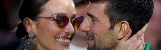 Romantika na Đokovićev način: Novak oduševio Jelenu rođendanskom čestitkom /VIDEO/