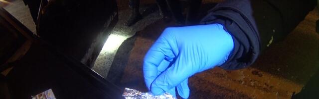 Reporter: Tartumaal tabati roolist 20-aastane narkojoobes juhilubadeta noormees