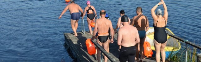 Kalambuursel järveretkel osales 17 ujujat