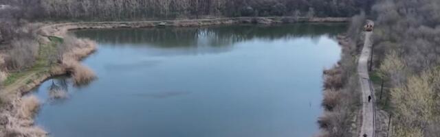 ČUDO KOD KIKINDE: Na mestu divlje deponije niklo divno jezero, komšije već prave turističku atrakciju (SLIKE)