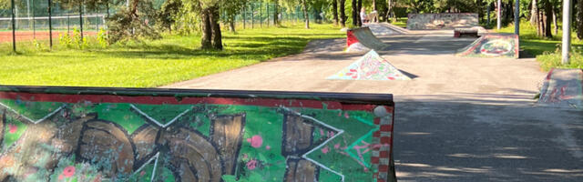 Metsakooli rulapark uueneb: säilitatakse viis senist elementi ja park saab uue asfaltkatte