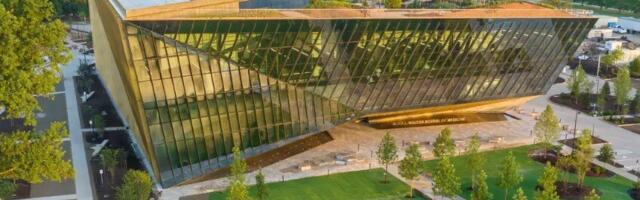 Maailma rikkaim naine avas meditsiinikooli