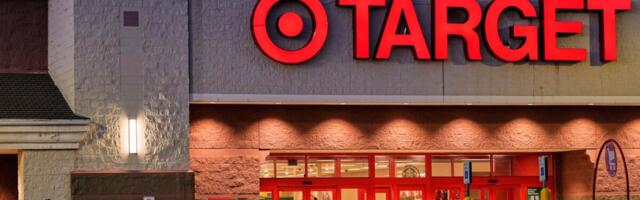 Target alandas kasumiprognoosi ja hoiatas nõrga pühadehooaja eest