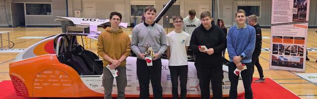 Keh­ra koo­lis tut­vus­ta­ti So­la­ri­de´i päi­ke­seau­tot