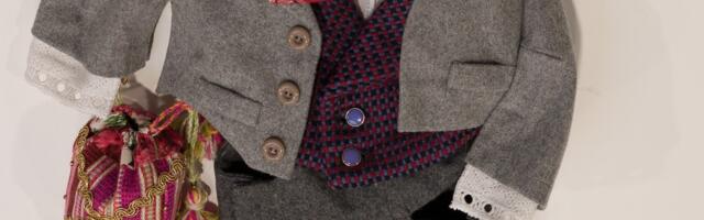 Vabariigi sünnipäeval saab Brüsseli pissiv poiss endale selga Jämaja mehe rahvarõivad