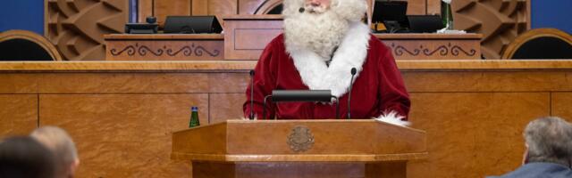 Jõuluvana külastas Riigikogu