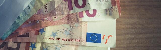 Kelmus: Elva valla naise kontolt võeti välja raha