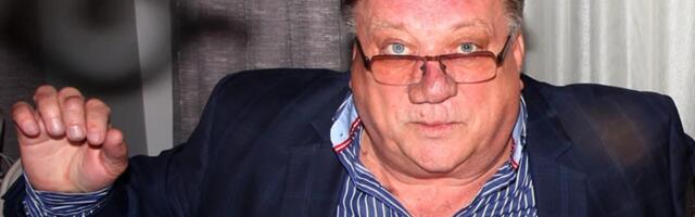 Zbog biznisa je podigao kredit, a onda je sve propalo: Halid Bešlić je danima u bolnici, a nekada je uzimao mesečno pozamašne svote novca