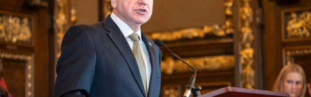 Meedia: Tim Walz loobub uuesti Minnesota kuberneriks kandideerimisest