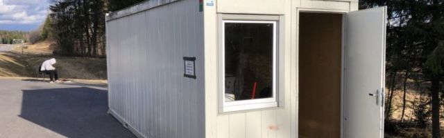 Eriolukord piiril: veekeetja lülitas piiripuntki välja, käiku läksid koolide passilugejad