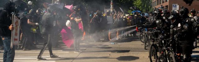 USA suurlinnas Seattle´is sai viimaste nädalate suurimates massirahutustes viga kümneid inimesi